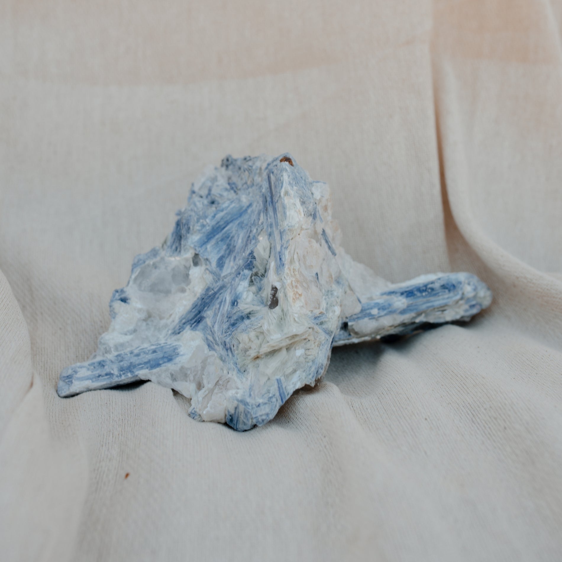 CRYSTAL SPOTLIGHT ON...KYANITE